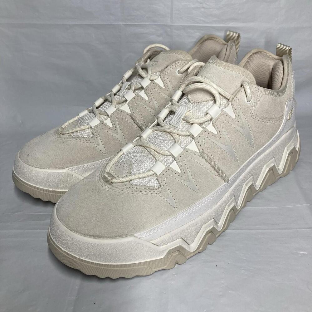 Women’s Size 8 Ugg Captrail Low Light Beige Suede Trainer Sneakers Barely Worn